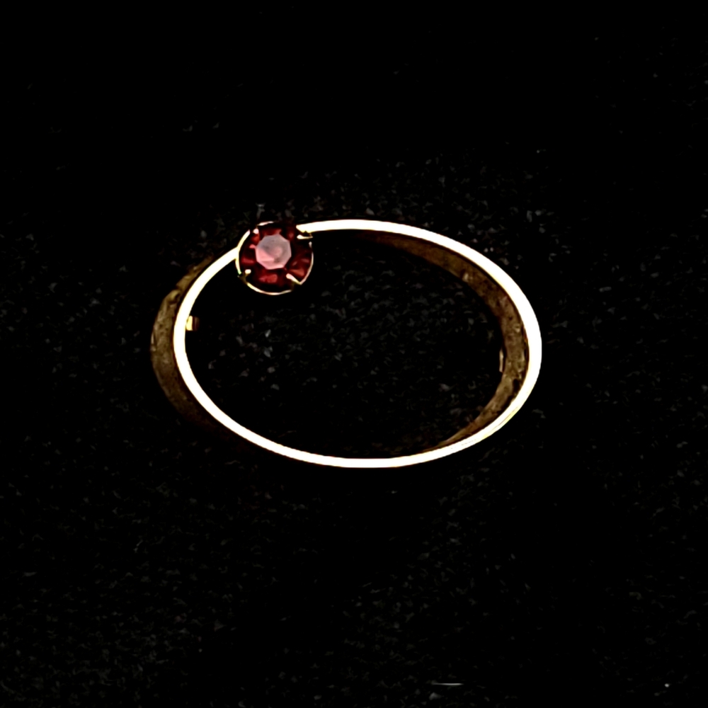 Vintage Gold Tone Oval Brooch with Purple Gem | Minimalist Petite Accent Pin